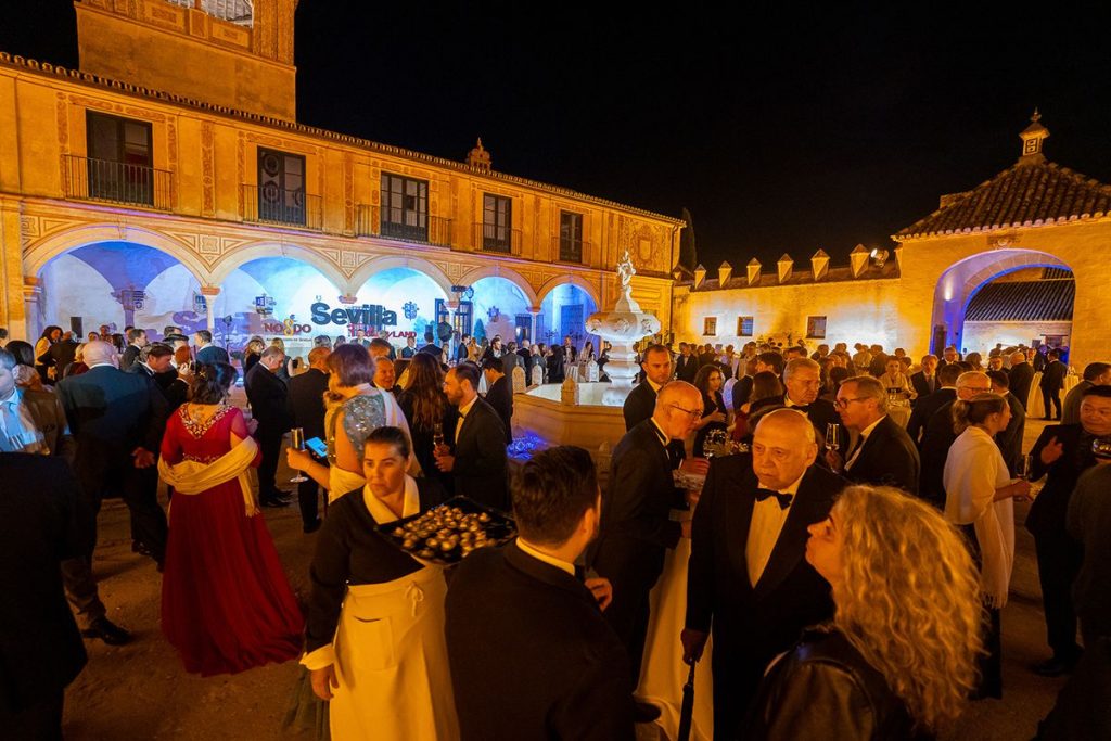 Photo extraite d’un timelapse : événement de nuit dans une hacienda, éclairages et ambiance nocturne.  